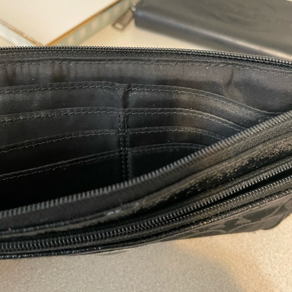 Coach canvas wristlet pre owned - Picture 4 of 8